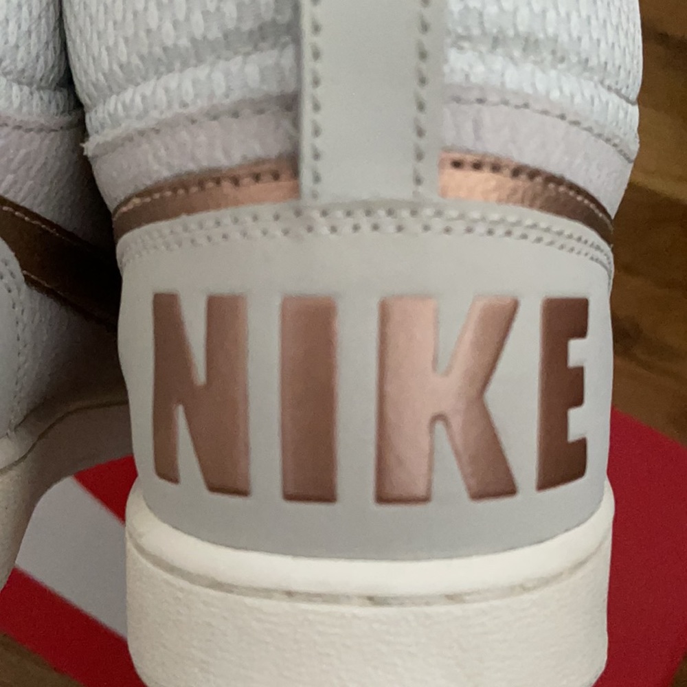 Nike Women's Court Borough Mid Premium - Picture 13 of 15